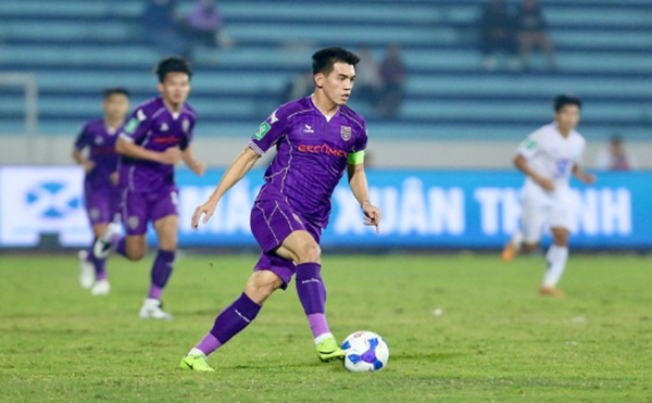 Nguyễn Tiến Linh  Chân sút chủ lực của bóng đá Việt Nam đương đại